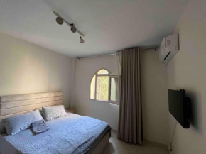 Enchanting garden studio fully airconditioned